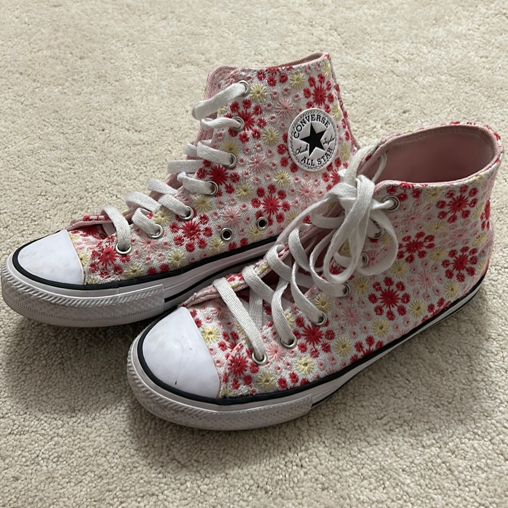 flower embroidered converse